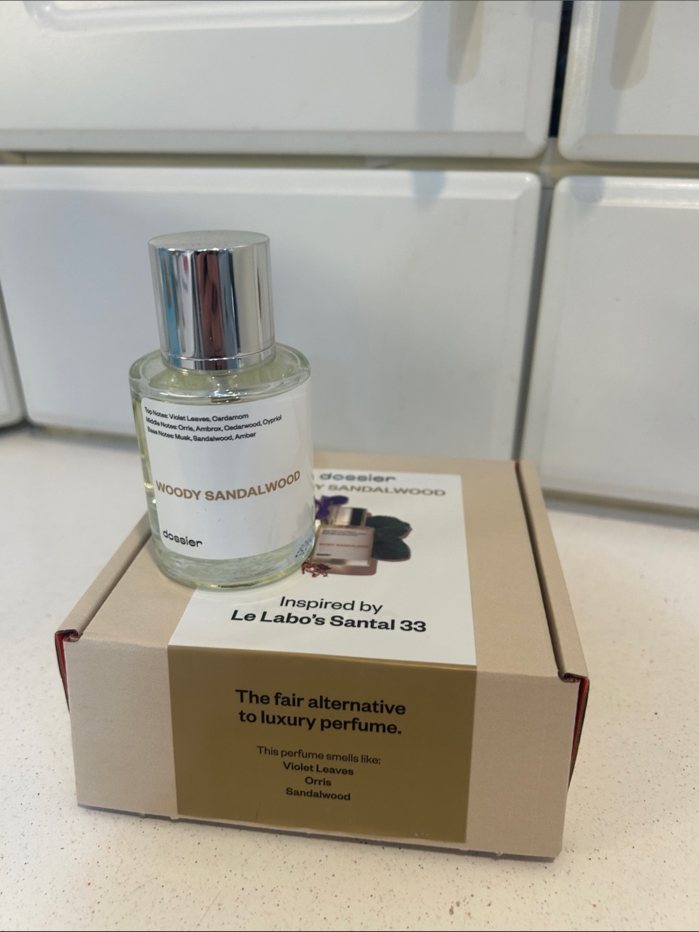 Dossier woody sandalwood - Picture 3 of 4